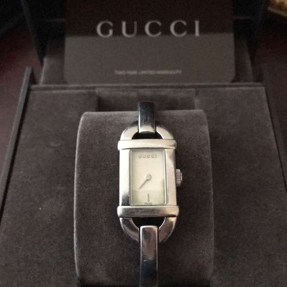 *Authentic* Gucci Ladies Bangle Bracelet Watch - Picture 1 of 8